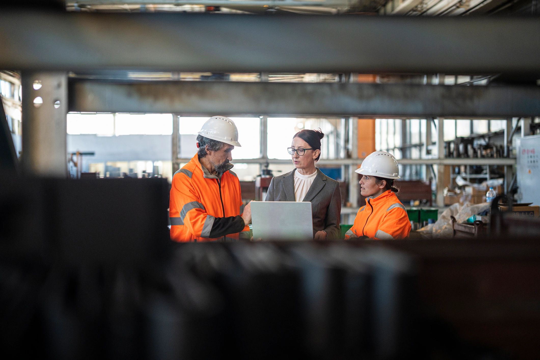 Team conducting an industrial quality inspection